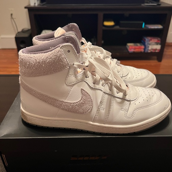 Nike Air Ship Size 10 Men’s Grey and White *Mint Condition* - Picture 6 of 6